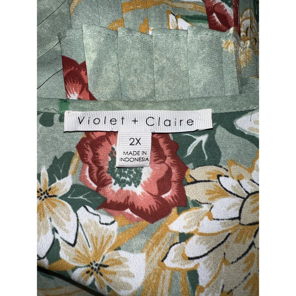 Violet & Claire Top Size 2X Green Floral Accordion Pleated Sleeves V-neck Tunic - Picture 8 of 10